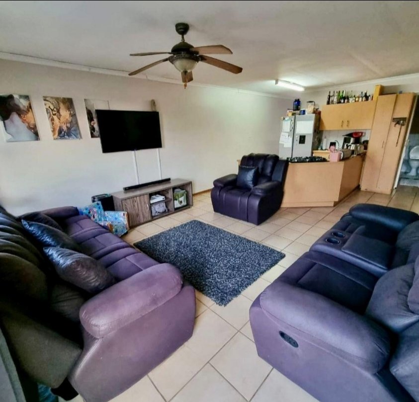 3 Bedroom Property for Sale in Langenhovenpark Free State